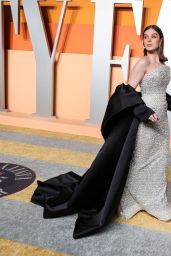 Hailee Steinfeld at the 2025 Vanity Fair Oscar Party