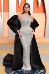 Hailee Steinfeld at the 2025 Vanity Fair Oscar Party