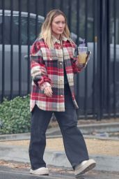 Hilary Duff Running Errands in Studio City - 03.14.2025
