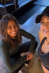 Jessica Alba’s Fitness Routine at the Gym - 03.19.2025