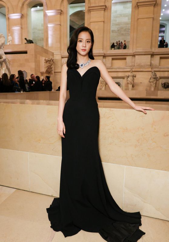 Jisoo at Le Grand Dîner du Louvre Cocktail - 03.04.2025