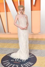 Julia Garner Slays at 2025 Vanity Fair Oscars