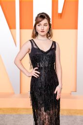 Kaitlyn Dever’s Elegant Look at the 2025 Vanity Fair Oscar Party