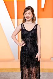 Kaitlyn Dever’s Elegant Look at the 2025 Vanity Fair Oscar Party