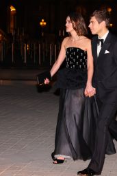 Keira Knightley’s Parisian Elegance at Le Grand Dîner du Louvre