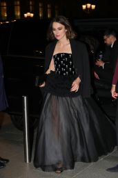 Keira Knightley’s Parisian Elegance at Le Grand Dîner du Louvre