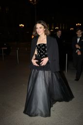 Keira Knightley’s Parisian Elegance at Le Grand Dîner du Louvre