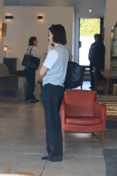 Kendall Jenner Furniture Shopping in West Hollywood - 03.10.2025