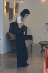 Kendall Jenner Furniture Shopping in West Hollywood - 03.10.2025
