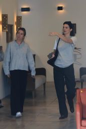Kendall Jenner Furniture Shopping in West Hollywood - 03.10.2025