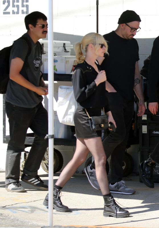 Kristen Stewart Rocks Edgy Chic in LA, 03.03.2025