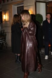 Lily James Spotted Dining in Paris - 03 09 2025