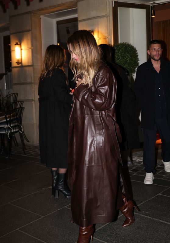 Lily James Spotted Dining in Paris - 03.09.2025