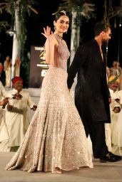 Manushi Chhillar at Tarun Tahiliani