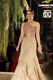 Manushi Chhillar at Tarun Tahiliani
