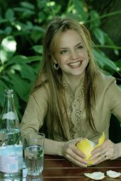 Mena Suvari