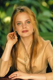 Mena Suvari