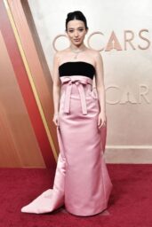 Mikey Madison’s Old Hollywood Glamour at 2025 Oscars