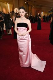 Mikey Madison’s Old Hollywood Glamour at 2025 Oscars