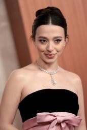 Mikey Madison’s Old Hollywood Glamour at 2025 Oscars