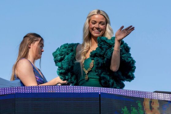 Olivia Dunne at Krewe of Endymion Parade - 03 01 2025