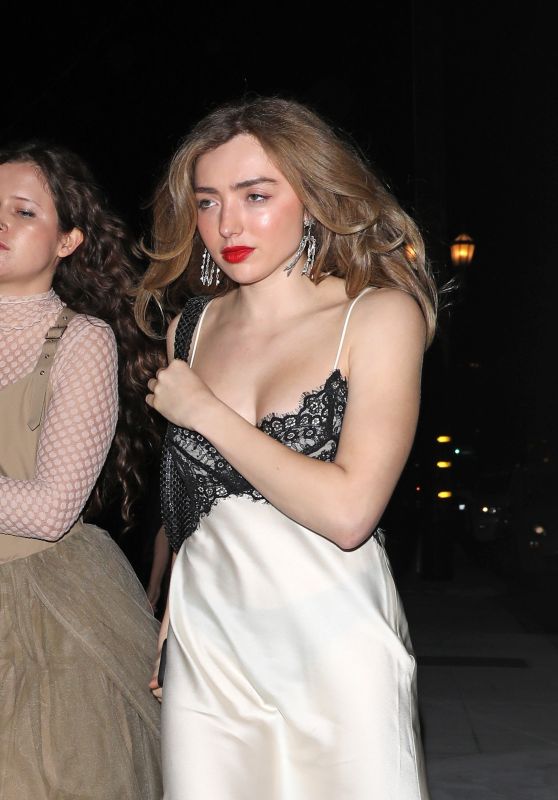 Peyton List Spotted at The Living Room - 03.07.2025