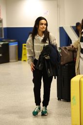 Rachel Zegler’s Chic Arrival at Newark Airport 03.07.2025