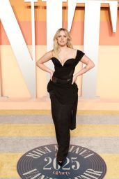 Renee Rapp Stuns at VF Oscar Party 03.02.2025  