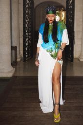 Rihanna Commands Attention in Tropical Elegance on Yacht Getaway