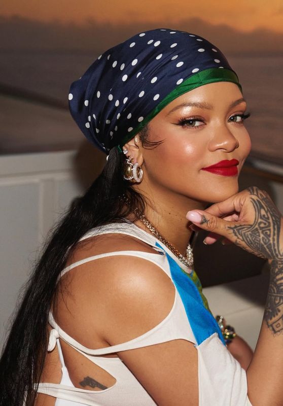 Rihanna Commands Attention in Tropical Elegance on Yacht Getaway