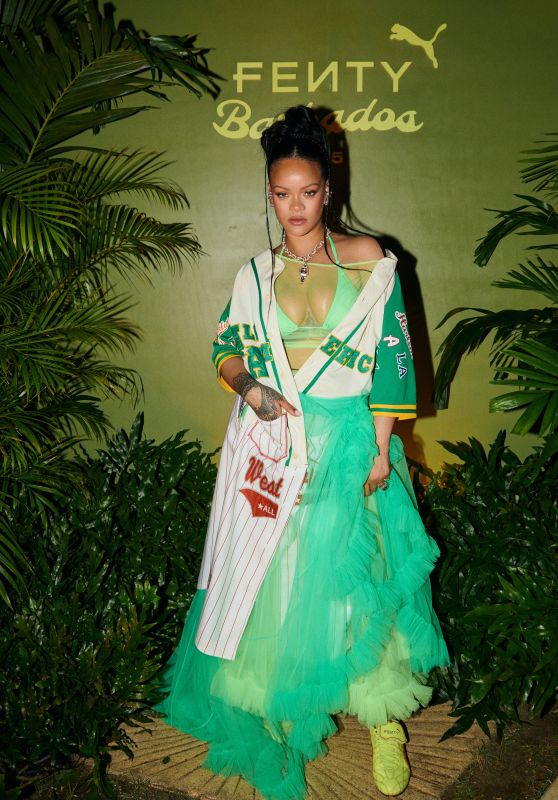 Rihanna’s Neon Tutu and Avanti LS Steal the Spotlight