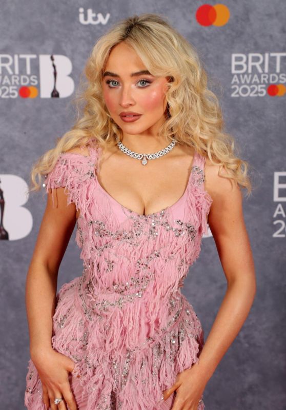 Sabrina Carpenter’s Pink Perfection at the 2025 BRIT Awards