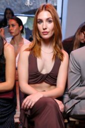 Sophie Nélisse Attends Christopher Esber Show - 03 06 2025