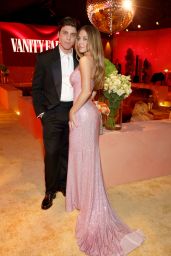 Sydney Sweeney’s Pink Miu Miu Gown Steals the Show at Vanity Fair Oscar Party