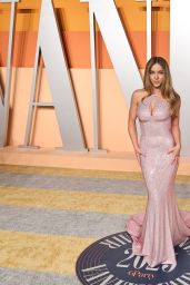 Sydney Sweeney’s Pink Miu Miu Gown Steals the Show at Vanity Fair Oscar Party