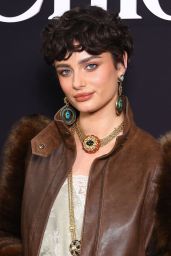 Taylor Hill’s Chloe F/W ‘25 Show Style Unveiled  