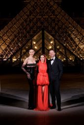 Zoey Deutch Epitomizes Parisian Elegance at Louvre Gala