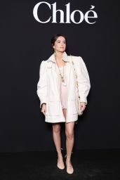 Zoey Deutch Stuns at Chloé Fall/Winter 2025-2026 - 03.06.2025