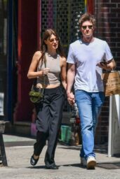 Daisy Edgar-Jones Enjoys a Casual Stroll in NYC