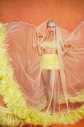 Florence Pugh Graces Harper’s Bazaar UK May 2025 Cover