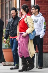 Margaret Qualley and Jack Antonoff Share a Romantic Moment in NYC - 04.16.2025