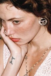Phoebe Tonkin Featured in Side Note 2025