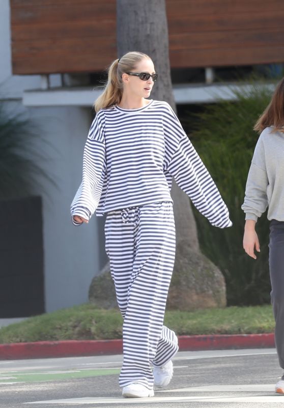 Abby Champion Keeps It Cozy in Santa Monica