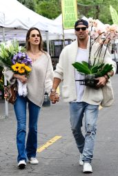 Alessandra Ambrosio’s Casual Chic at Farmer’s Market