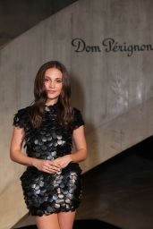 Alicia Vikander in Black Disc Mini at London Soirée
