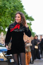 Alicia Vikander Wears Louis Vuitton at Cruise 2026 Avignon