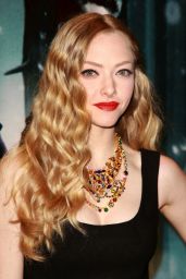 Amanda Seyfried Premieres Red Riding Hood in London