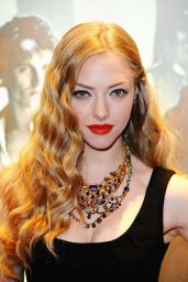 Amanda Seyfried Premieres Red Riding Hood in London