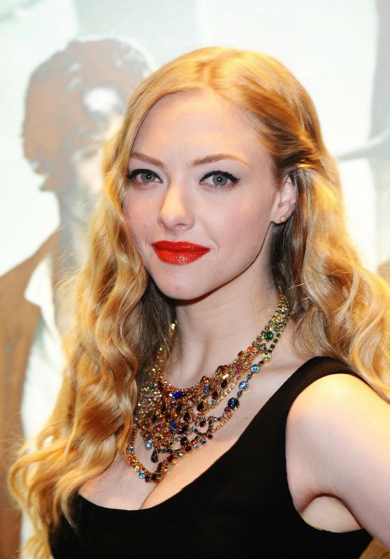 Amanda Seyfried Premieres Red Riding Hood in London