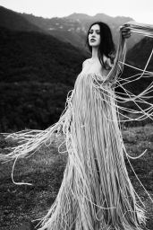 Amelia Gray Graces Vogue Arabia’s May 2025 Cover